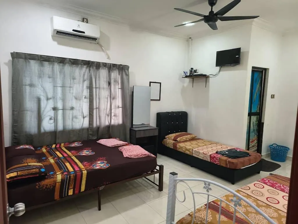 ג'והור בהרו The Crown Homestay 0*, ג'והור בהרו