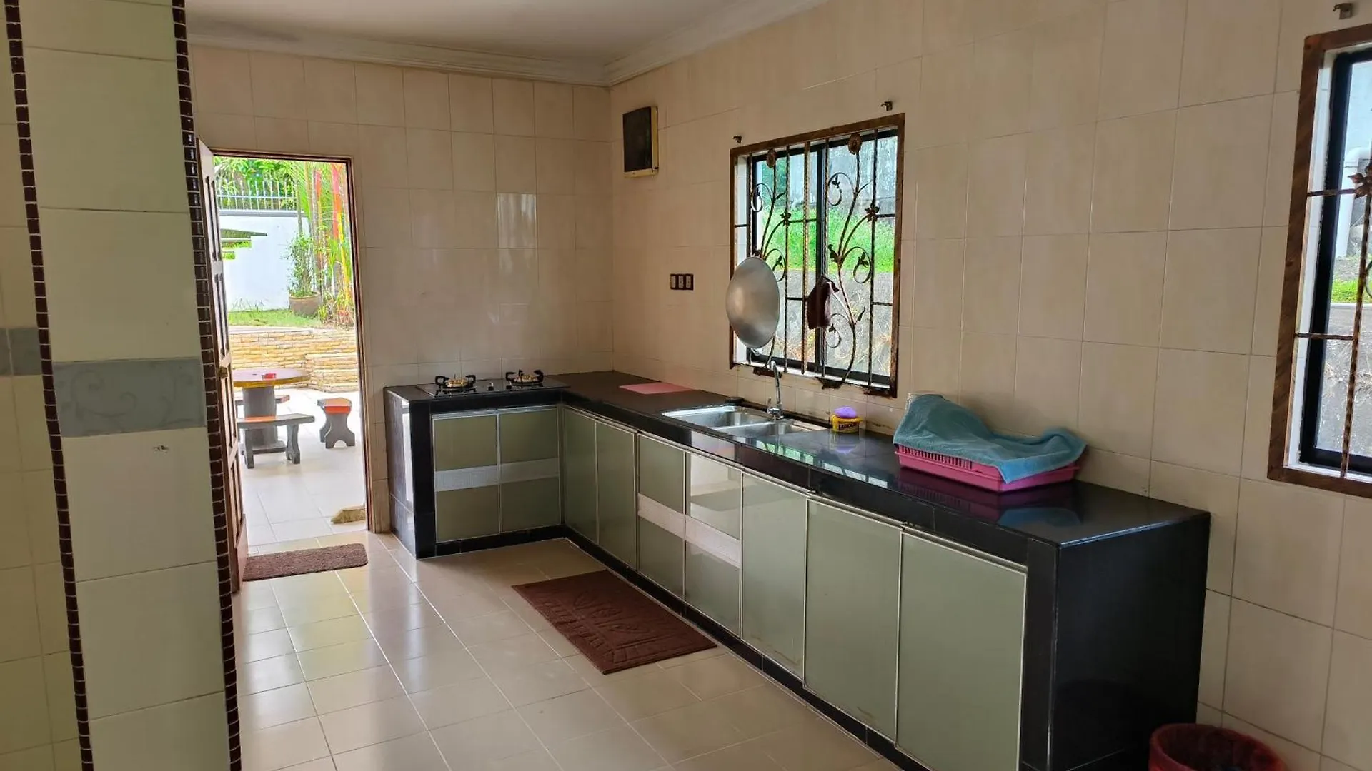 בית נופש ג'והור בהרו The Crown Homestay