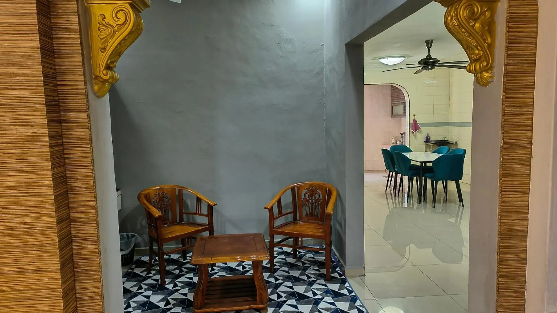 ג'והור בהרו The Crown Homestay